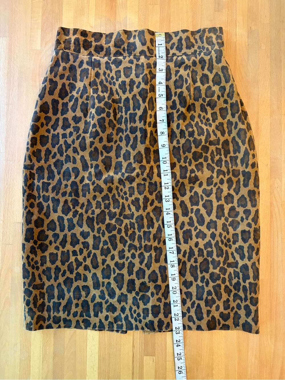 Danier Leopard-Print Pencil Skirt in Brown and Black - Picture 12 of 12
